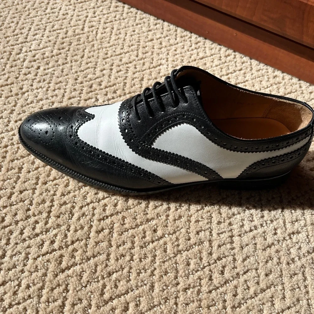 Black & White spectators size 9 1/2